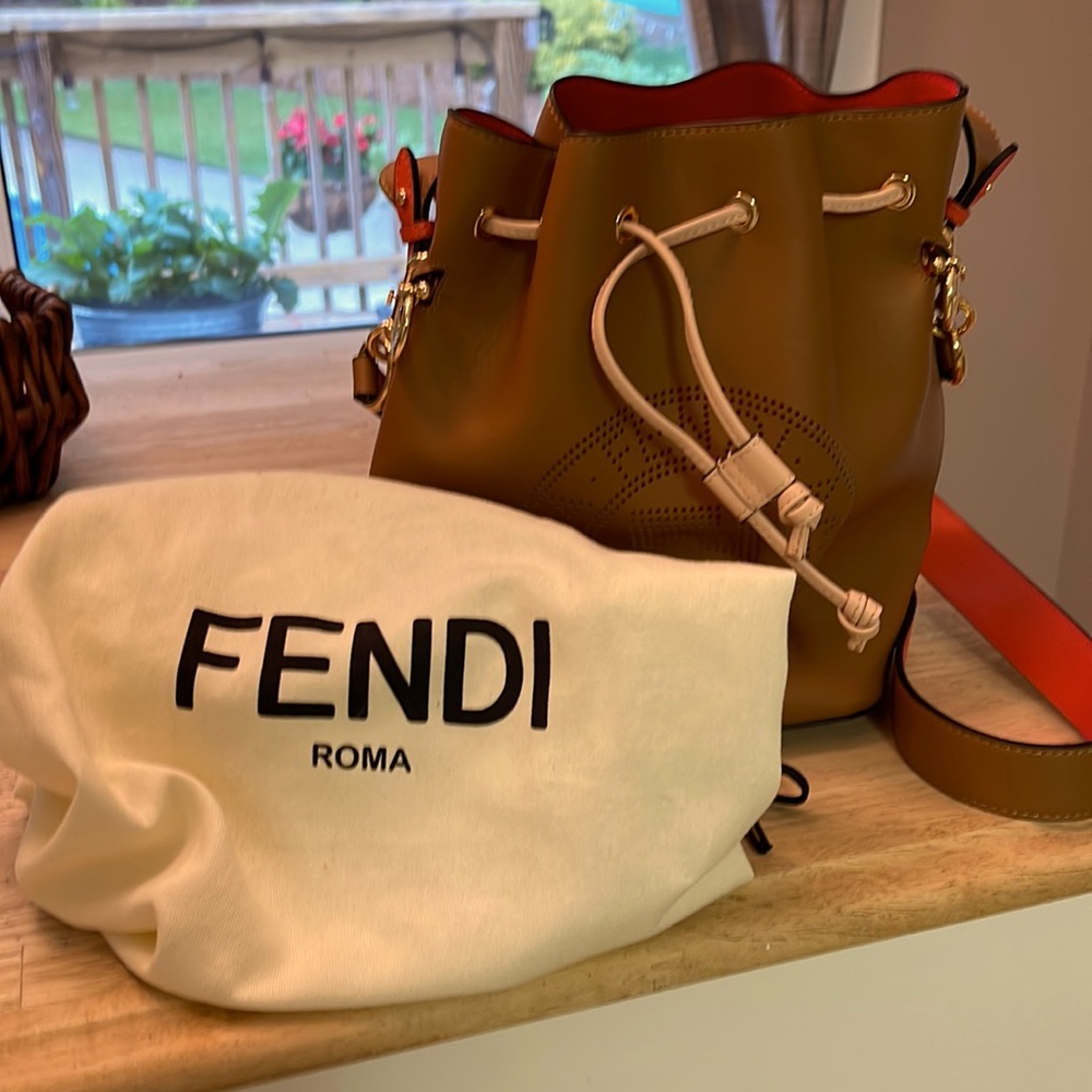 Fendi Mon Tresor Mini Bucket Bag